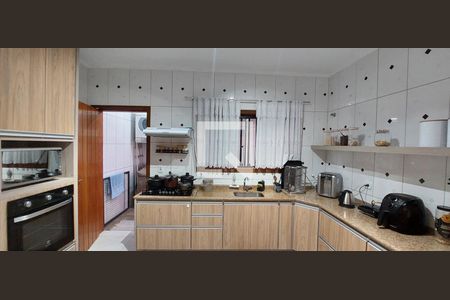 Casa para alugar com 174m², 3 quartos e 2 vagasCozinha