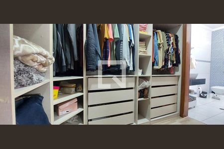 Casa para alugar com 174m², 3 quartos e 2 vagasCloset Quarto 1 suíte