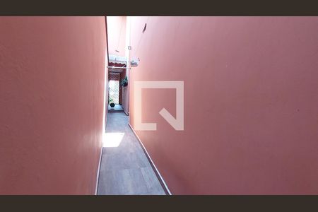 Casa para alugar com 174m², 3 quartos e 2 vagasCorredor externo