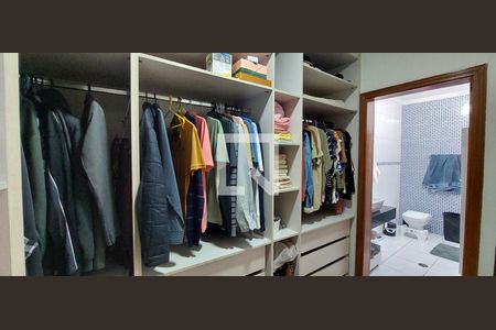 Casa para alugar com 174m², 3 quartos e 2 vagasCloset Quarto 1 suíte