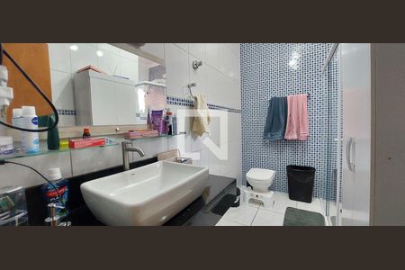 Casa para alugar com 174m², 3 quartos e 2 vagasBanheiro Quarto 1 suíte