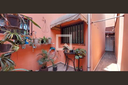 Casa para alugar com 174m², 3 quartos e 2 vagasCorredor externo