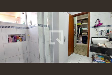 Casa para alugar com 174m², 3 quartos e 2 vagasBanheiro Quarto 1 suíte