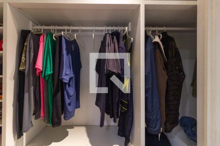 Apartamento para alugar com 140m², 3 quartos e 2 vagas Apartamento para alugar com 140m², 3 quartos e 2 vagasCloset da suíte