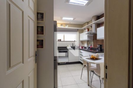 Apartamento para alugar com 140m², 3 quartos e 2 vagas Apartamento para alugar com 140m², 3 quartos e 2 vagasCozinha