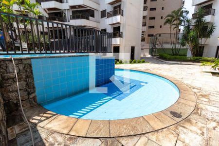 Apartamento para alugar com 140m², 3 quartos e 2 vagas Apartamento para alugar com 140m², 3 quartos e 2 vagasÁrea Comum - Piscina