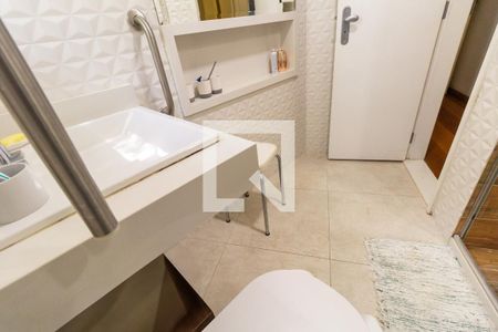 Apartamento para alugar com 140m², 3 quartos e 2 vagas Apartamento para alugar com 140m², 3 quartos e 2 vagasBanheiro do Corredor