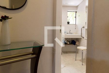 Apartamento para alugar com 140m², 3 quartos e 2 vagas Apartamento para alugar com 140m², 3 quartos e 2 vagasBanheiro do Corredor