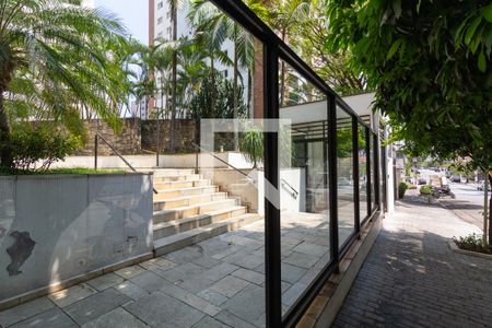 Apartamento para alugar com 140m², 3 quartos e 2 vagas Apartamento para alugar com 140m², 3 quartos e 2 vagasPortaria