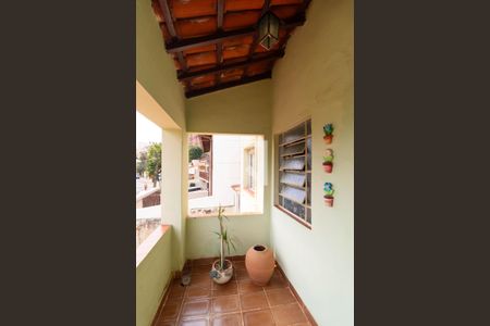 Casa à venda com 110m², 3 quartos e sem vaga Casa à venda com 110m², 3 quartos e sem vagaVaranda