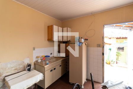 Casa à venda com 110m², 3 quartos e sem vaga Casa à venda com 110m², 3 quartos e sem vagaCozinha da Edícula