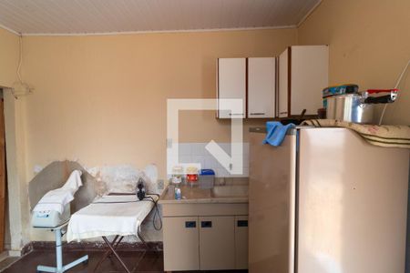 Casa à venda com 110m², 3 quartos e sem vaga Casa à venda com 110m², 3 quartos e sem vagaCozinha da Edícula