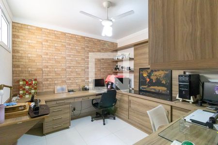 Casa de condomínio à venda com 352m², 4 quartos e 4 vagasEscritório