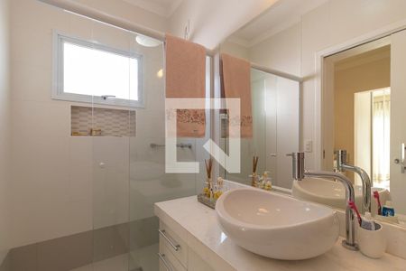 Casa de condomínio à venda com 352m², 4 quartos e 4 vagasBanheiro da suíte 2