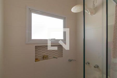 Casa de condomínio à venda com 352m², 4 quartos e 4 vagasBanheiro da suíte 2