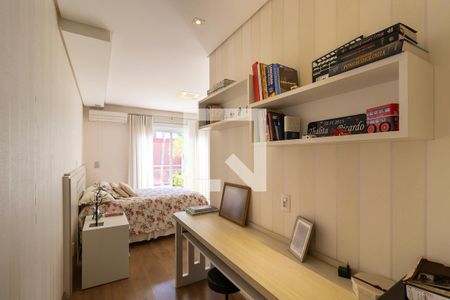 Casa de condomínio à venda com 352m², 4 quartos e 4 vagasQuarto da suíte 2