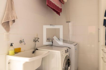 Casa de condomínio à venda com 352m², 4 quartos e 4 vagasÁrea de serviço