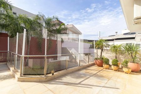 Casa de condomínio à venda com 352m², 4 quartos e 4 vagasVaranda das suítes 1 e 2