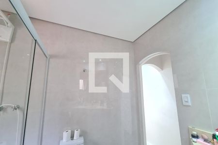 Casa à venda com 270m², 4 quartos e 4 vagasBanheiro da Suíte