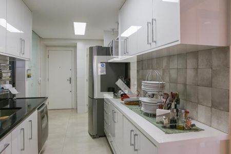 Apartamento à venda com 174m², 3 quartos e 3 vagas Apartamento à venda com 174m², 3 quartos e 3 vagasCozinha