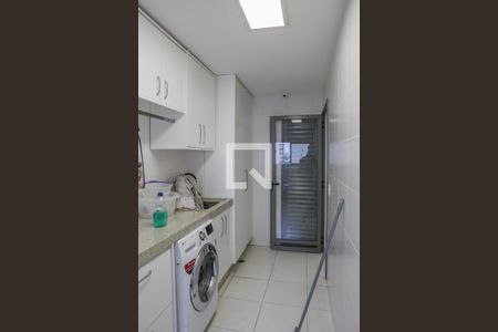 Apartamento à venda com 174m², 3 quartos e 3 vagas Apartamento à venda com 174m², 3 quartos e 3 vagasÁrea de Serviço