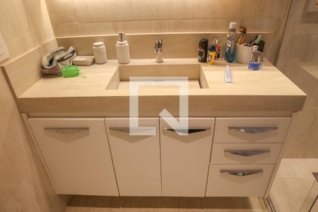 Apartamento à venda com 174m², 3 quartos e 3 vagas Apartamento à venda com 174m², 3 quartos e 3 vagasBanheiro da Suíte 1