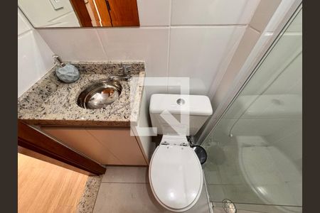 Apartamento à venda com 50m², 2 quartos e 2 vagas Apartamento à venda com 50m², 2 quartos e 2 vagasBanheiro