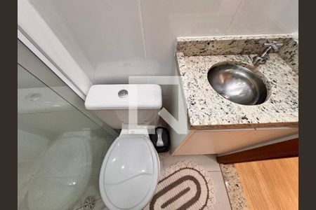 Apartamento à venda com 50m², 2 quartos e 2 vagas Apartamento à venda com 50m², 2 quartos e 2 vagasBanheiro da Suíte