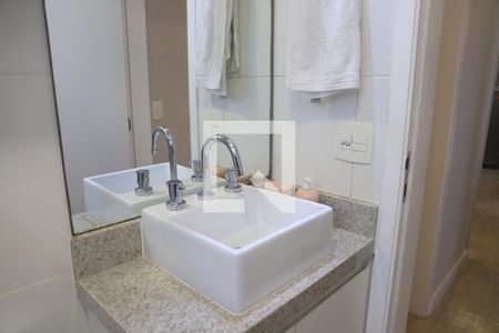 Apartamento à venda com 75m², 2 quartos e 2 vagasBanheiro Social