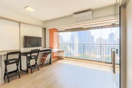 Sala/Quarto de kitnet/studio para alugar com 1 quarto, 30m² em Santo Amaro, São Paulo