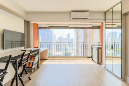 Sala/Quarto de kitnet/studio para alugar com 1 quarto, 30m² em Santo Amaro, São Paulo