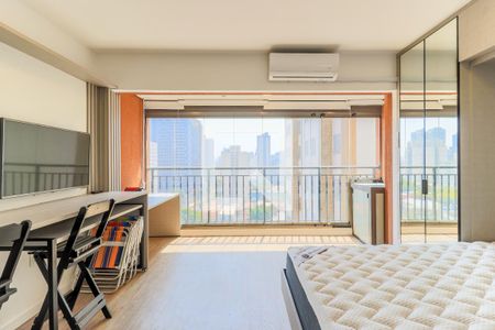 Sala/Quarto de kitnet/studio para alugar com 1 quarto, 30m² em Santo Amaro, São Paulo