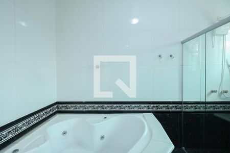 Casa à venda com 348m², 3 quartos e 5 vagasBanheiro da Suíte