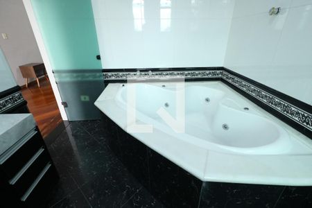 Casa à venda com 348m², 3 quartos e 5 vagasBanheiro da Suíte