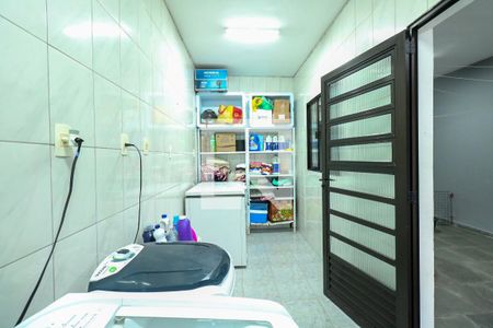 Casa à venda com 348m², 3 quartos e 5 vagasÁrea de Serviço