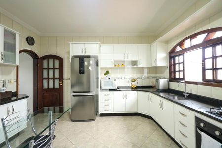 Casa à venda com 348m², 3 quartos e 5 vagasCozinha