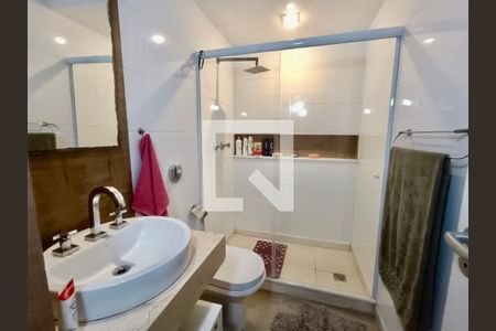 Apartamento à venda com 173m², 3 quartos e sem vaga Apartamento à venda com 173m², 3 quartos e sem vagaBanheiro social