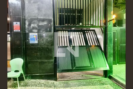 Apartamento à venda com 173m², 3 quartos e sem vaga Apartamento à venda com 173m², 3 quartos e sem vagaFachada com cartaz QA