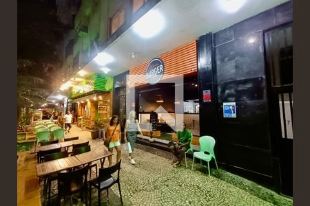 Apartamento à venda com 173m², 3 quartos e sem vaga Apartamento à venda com 173m², 3 quartos e sem vagaFachada com cartaz QA