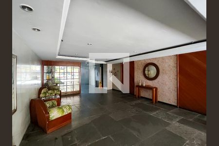 Apartamento à venda com 87m², 2 quartos e 1 vagaFachada e portaria