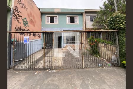 Casa à venda com 250m², 6 quartos e 4 vagasFachada + Plaquinha