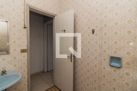 Casa à venda com 250m², 6 quartos e 4 vagasBanheiro 2