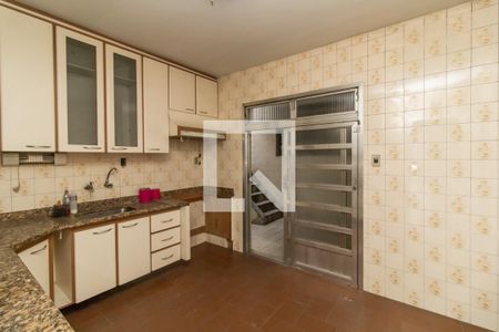 Casa à venda com 250m², 6 quartos e 4 vagasCozinha