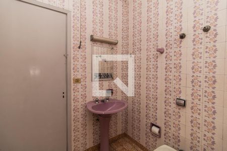 Casa à venda com 250m², 6 quartos e 4 vagasBanheiro 1