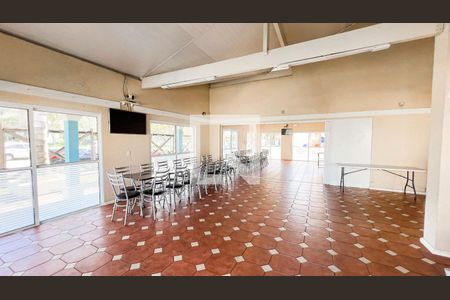 Casa de condomínio à venda com 84m², 3 quartos e 2 vagas Casa de condomínio à venda com 84m², 3 quartos e 2 vagasÁrea comum - Salão de festas