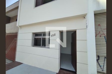 Casa para alugar com 70m², 2 quartos e sem vaga Casa para alugar com 70m², 2 quartos e sem vagaFachada