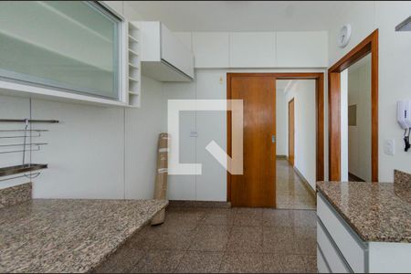 Apartamento à venda com 128m², 4 quartos e 4 vagasCozinha