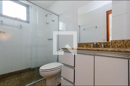 Apartamento à venda com 128m², 4 quartos e 4 vagasBanheiro suíte