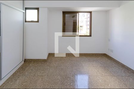 Apartamento à venda com 128m², 4 quartos e 4 vagasSuíte