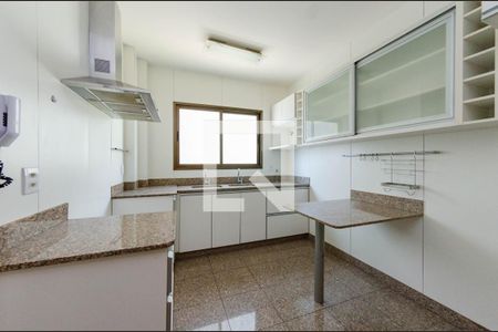 Apartamento à venda com 128m², 4 quartos e 4 vagasCozinha